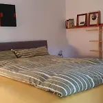 Apartment Wybo Mit Garten