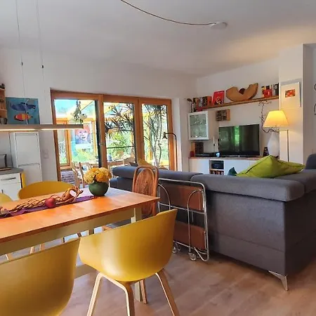 Apartman Wybo Mit Garten *