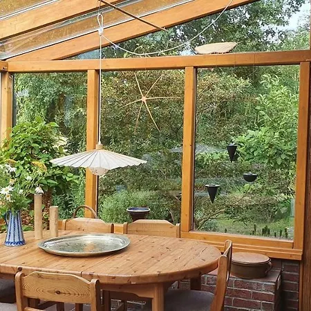 Wybo Mit Garten Apartman *