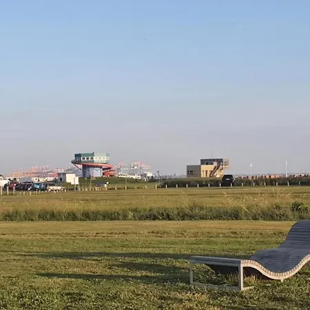 Wybo Mit Garten Apartman *